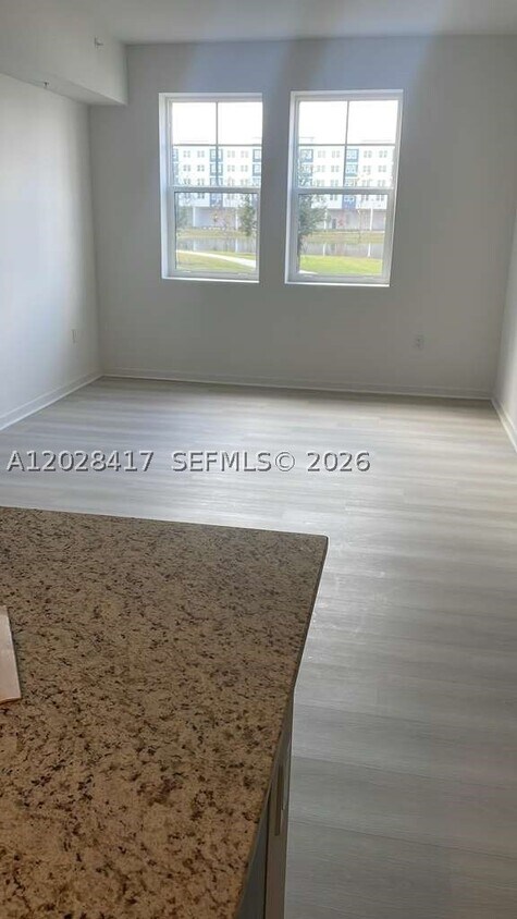 Foto del edificio - 5587 Millennia Park Dr