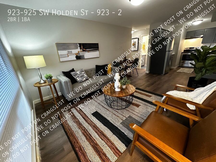 Foto principal - West Seattle - Renovated 2 Bedroom / 1 Bat...