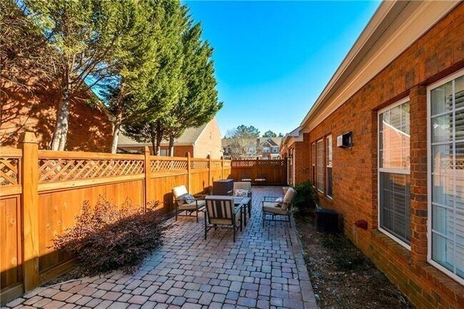 Foto del edificio - 408 Wellwood Way