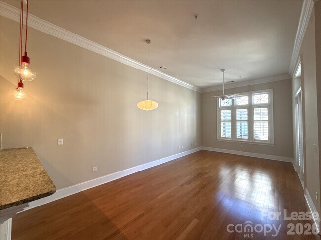 Foto del edificio - 2810 Selwyn Ave