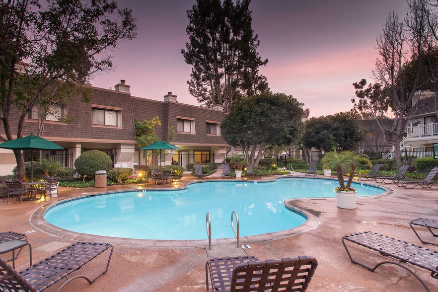 Wimbledon Glen Rentals Costa Mesa, CA