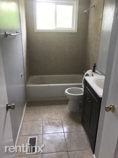 Foto del edificio - 3 br, 1 bath House - 2231 11th Ave N