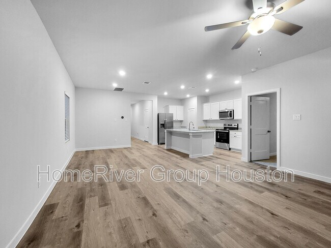 Building Photo - 10759 Red Flagstone Dr
