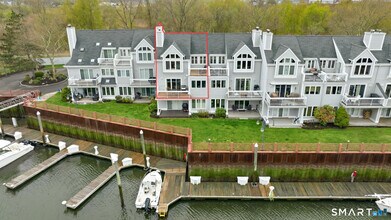 Building Photo - 216 Breakers Ln