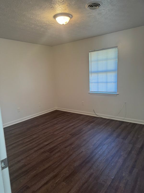 Foto del edificio - 3210 Brookside Dr NW