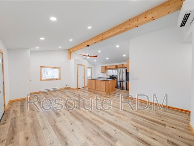 Foto del edificio - 1252 S Waugh St