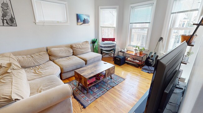 Building Photo - Avl NOW - No Fee! Free rent! Spacious 3BR ...