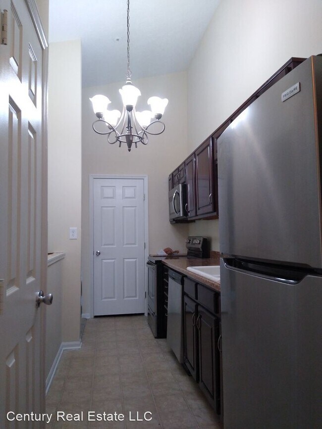 Building Photo - 2 br, 2 bath House - 903 Woodbridge Ct #J