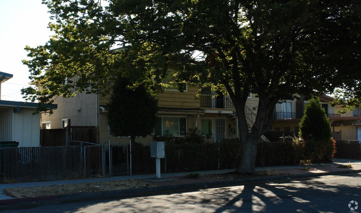Building Photo - 216 Gramercy Pl