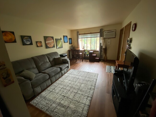 Building Photo - 404 Femrite Dr