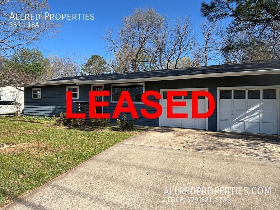 Photo - Single Family Home Located On Mount Comfor...