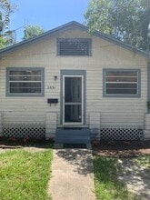 Building Photo - 2031 Danson St