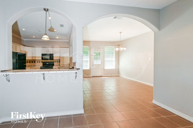 Building Photo - 4447 Donalbain Dr