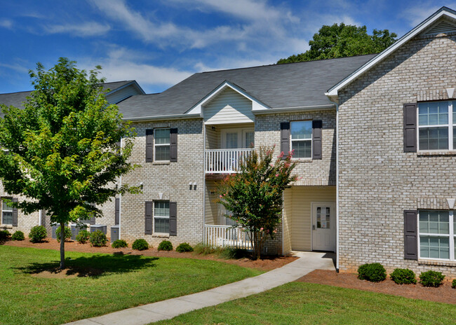 Building Photo - Beautiful 2-Bedroom Apartment available NOW!
