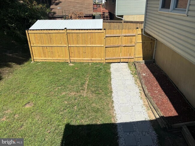 Building Photo - 5555 Neddleton Ave