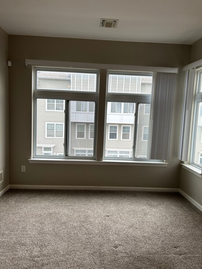 Building Photo - 152 Beach 67th St