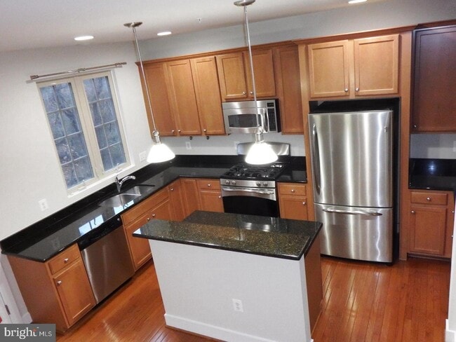 Building Photo - 13316 Sheffield Manor Dr