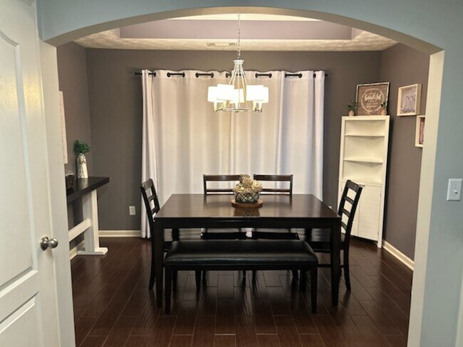 Foto del edificio - POOL Service INCLUDED Beautiful 3 Bedroom, 2 Bath, 2 Car Garage Home in Brookstone subdivision in...