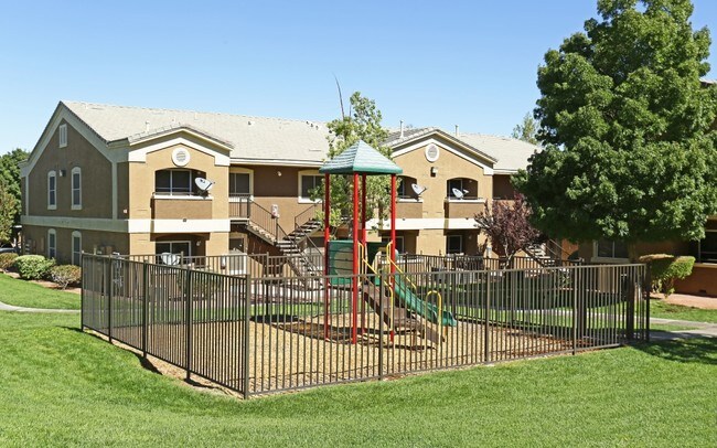 The Pearl at St. Rose Apartments - Las Vegas, NV | Apartments.com