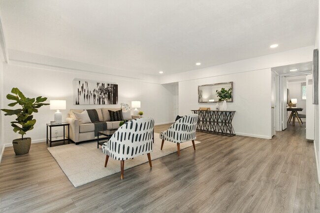 Living room - photo 2 - 67 Brookwood Rd