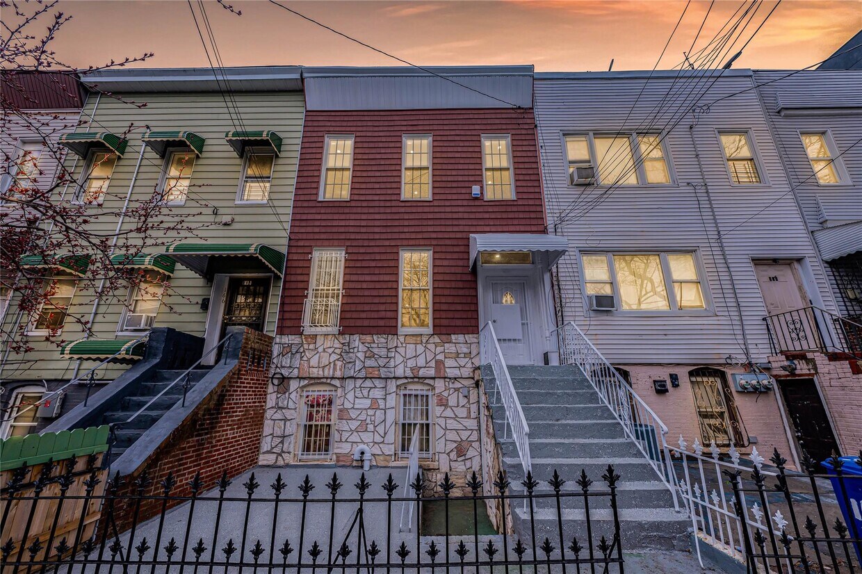 Foto principal - 164 Atkins Ave