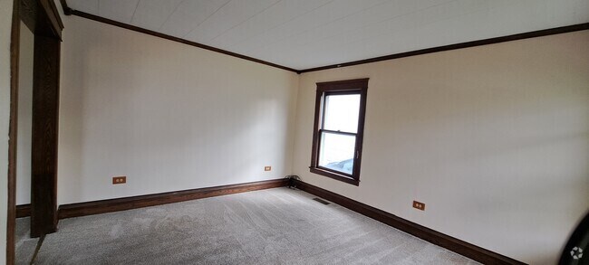 Building Photo - 102 Stedman St