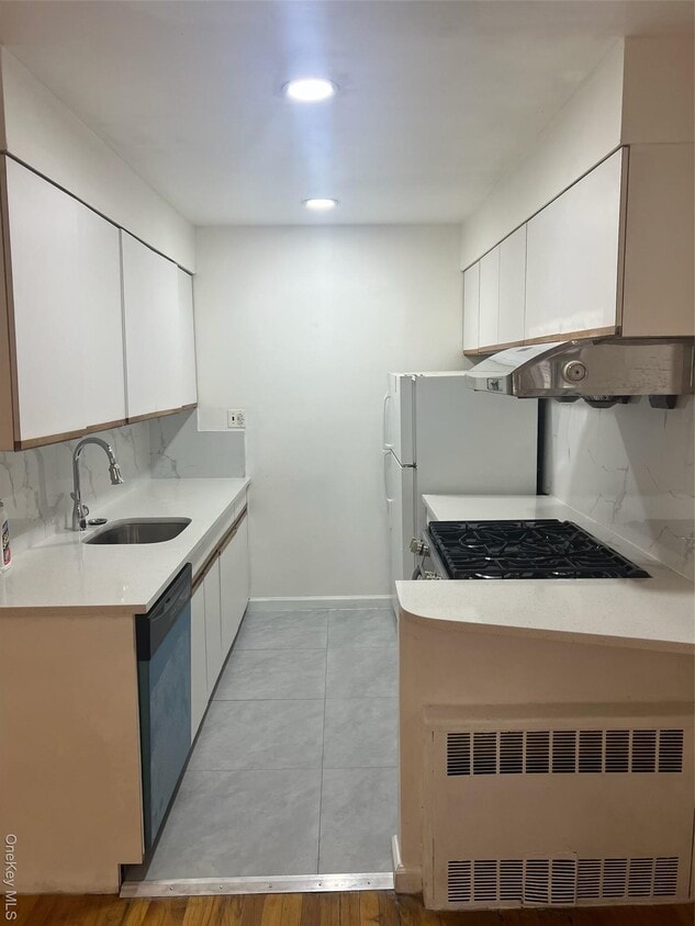 Foto principal - 69-21 229th St