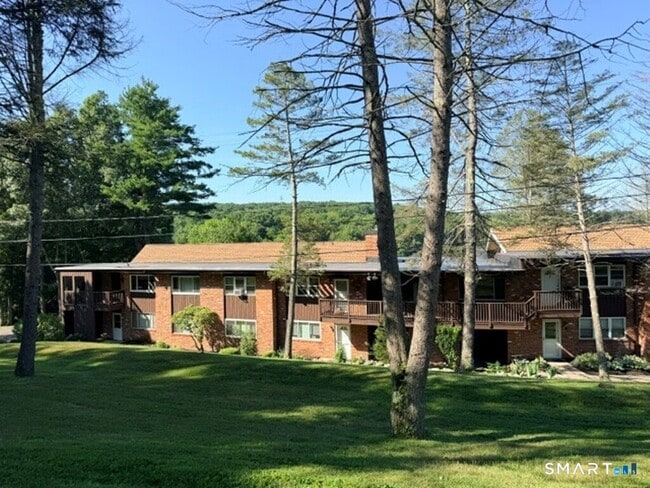 Photo - 264 Lyman Rd (Wolcott, CT) Apartment
