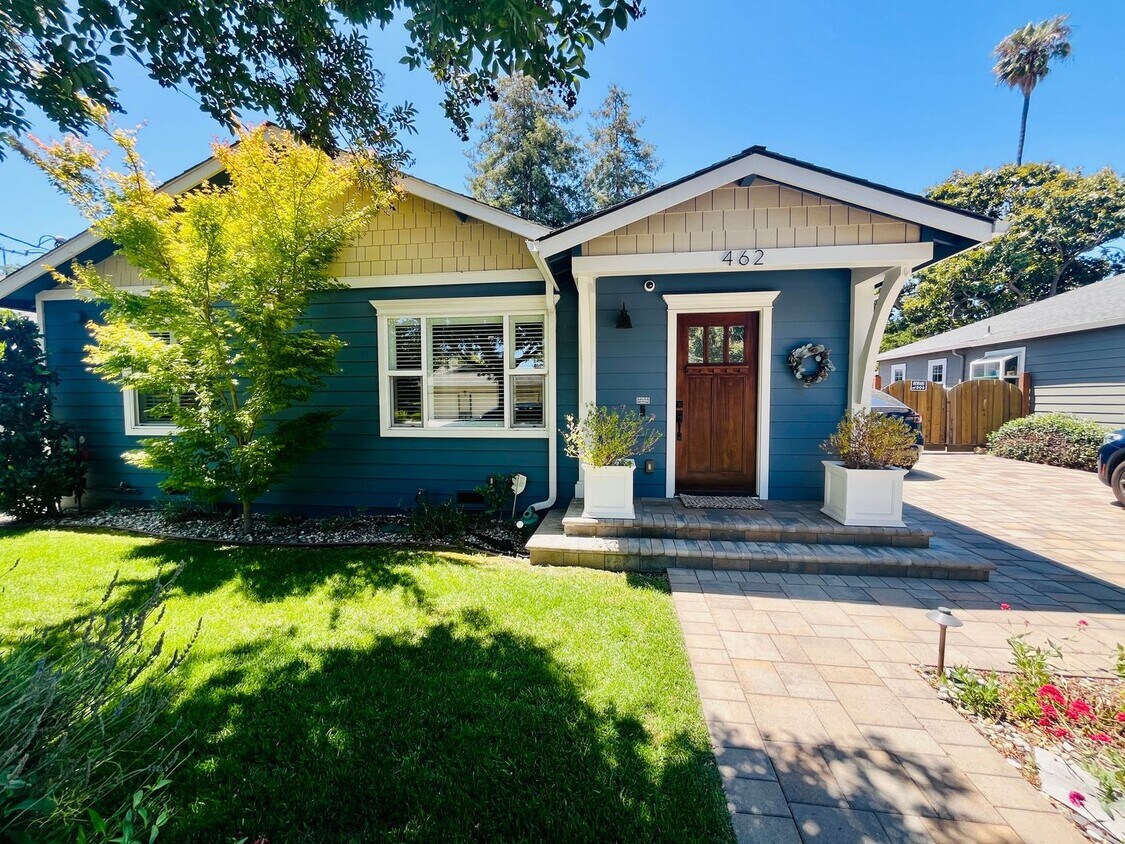 Foto principal - Stunning 3 Bed 2 Bath Downtown Sunnyvale w...