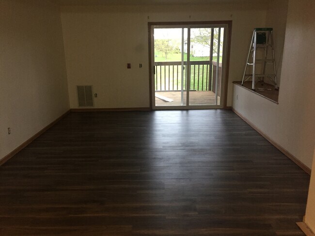 Foto del edificio - 517 Trail Side Dr