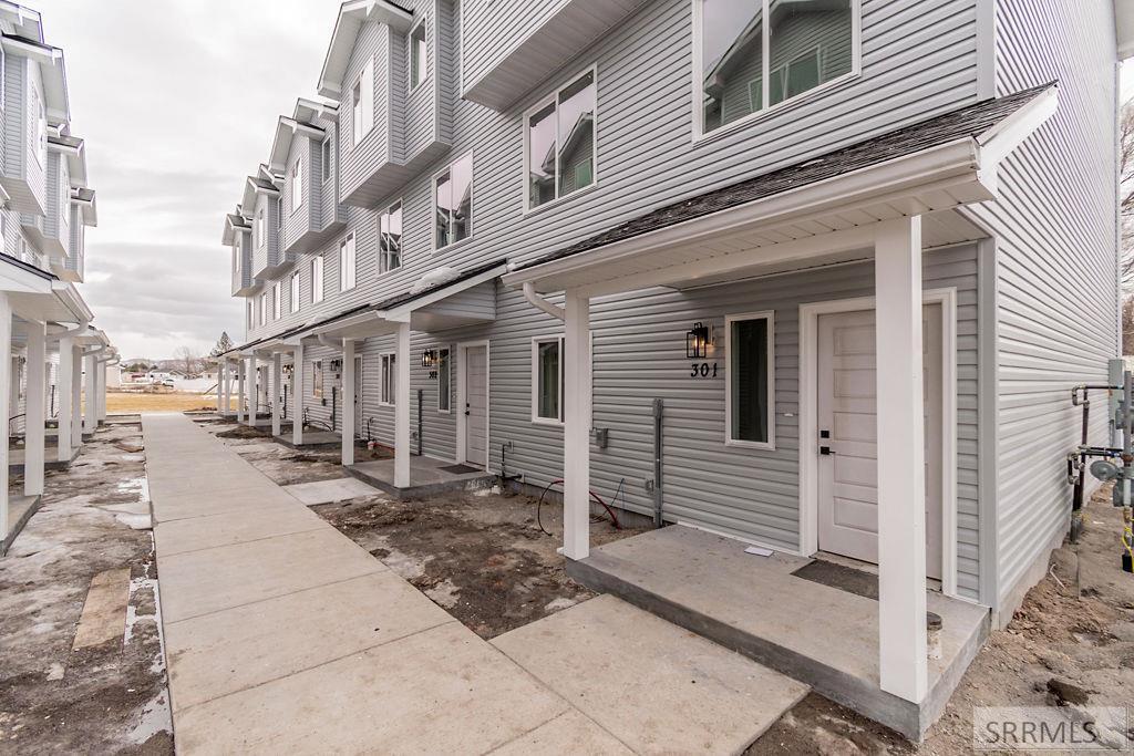 Foto principal - 676 E Court St