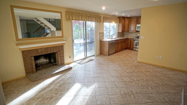 Foto del edificio - Updated 4-Bedroom Home with Community Amen...