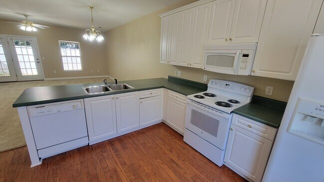 Building Photo - 3 Bed, 2 Bath Townhome in Mauldin Available