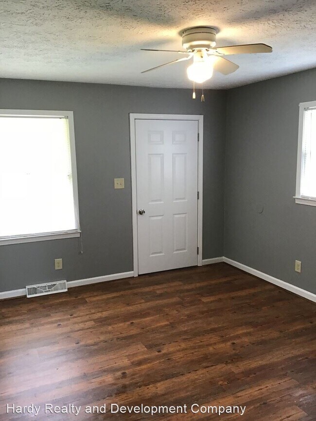 Building Photo - 3 br, 1 bath House - 117 Linden Street
