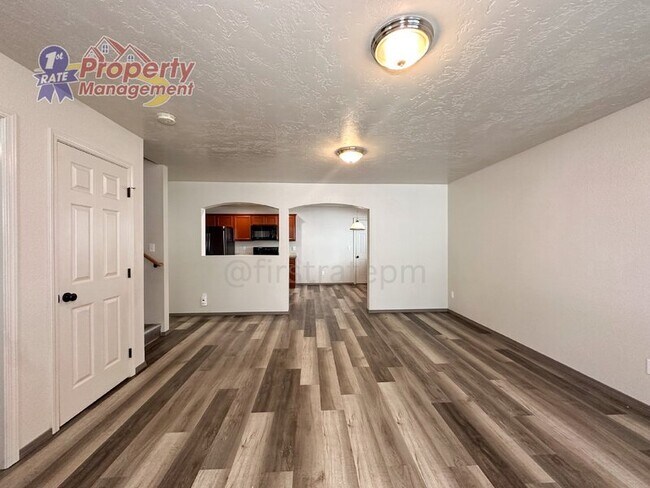Building Photo - 9947 W Rustica St