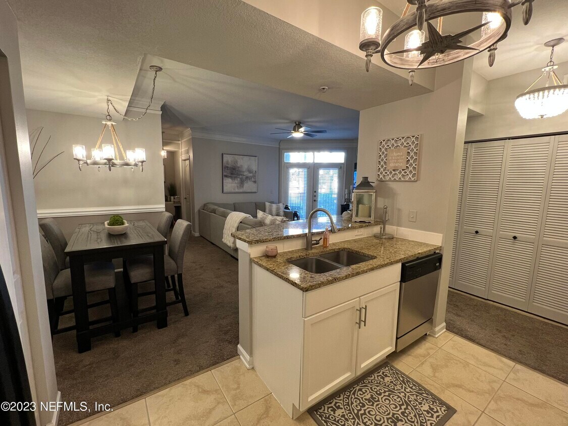 Foto principal - 10435 Mid Town Pkwy