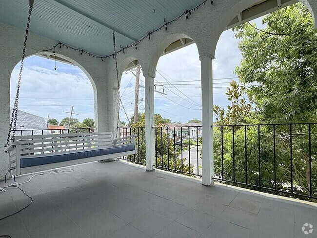 Building Photo - 3636 Upperline St