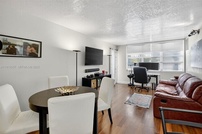 Foto del edificio - 2750 NE 183rd St