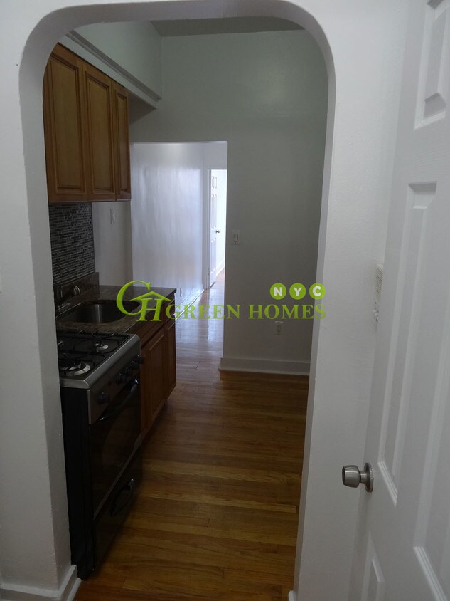 Primary Photo - 153 Norfolk St