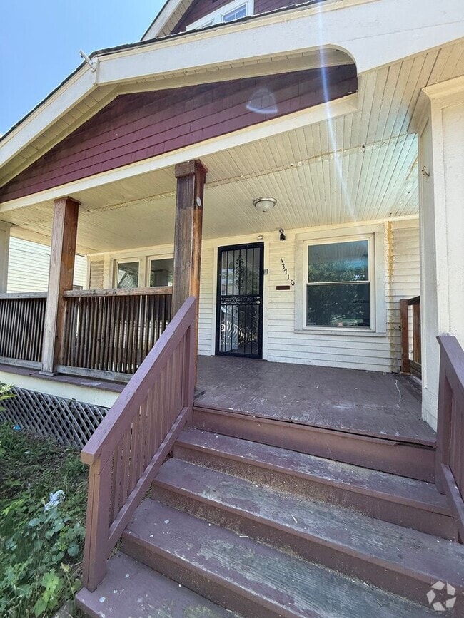 Building Photo - 13710 Caine Ave