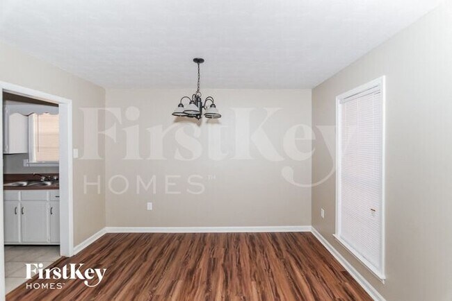 Building Photo - 3728 Covington Pike