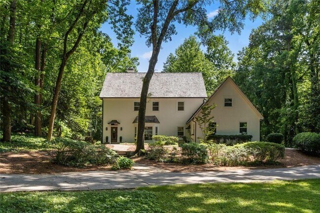 Foto del edificio - 1260 Heards Ferry Rd NW