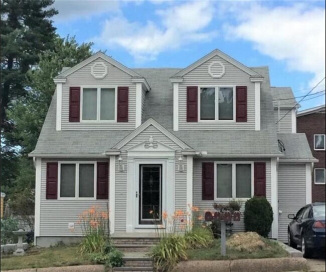 Building Photo - 2033 Mineral Spring Ave