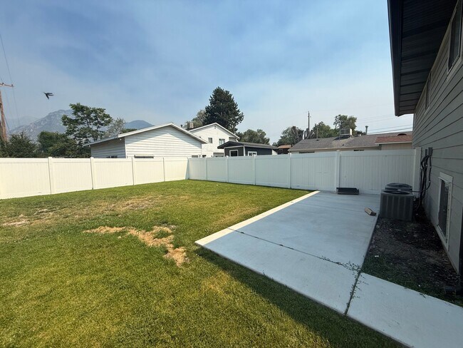 Building Photo - 2054 N 940 W