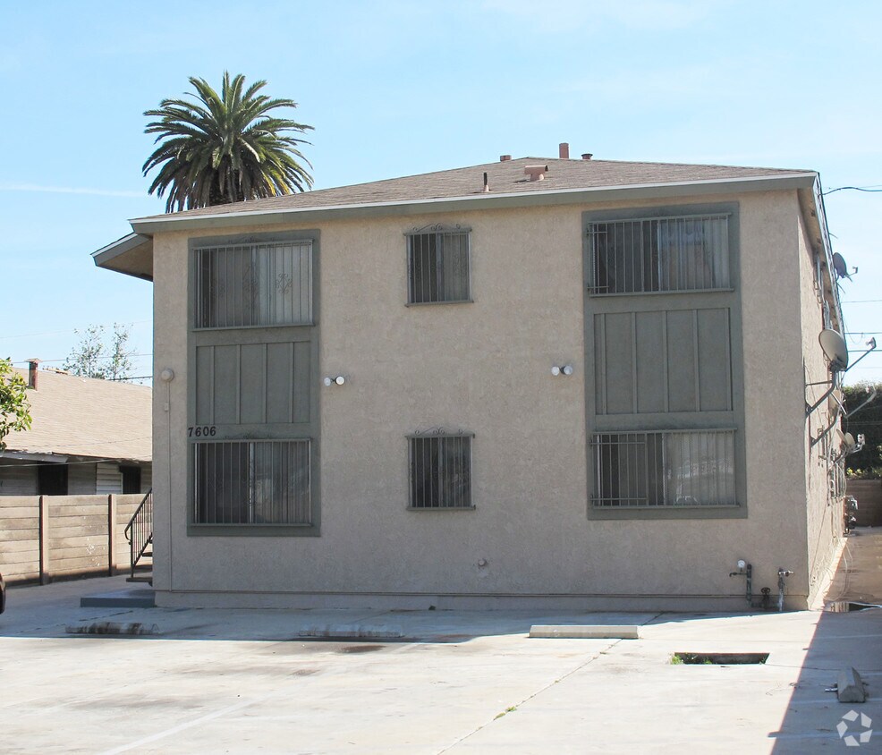 Building Photo - 7604 S Figueroa St