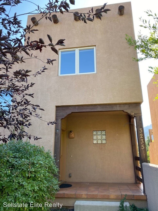 Building Photo - 2 br, 3 bath House - 3235 W Pikes Peak Ave