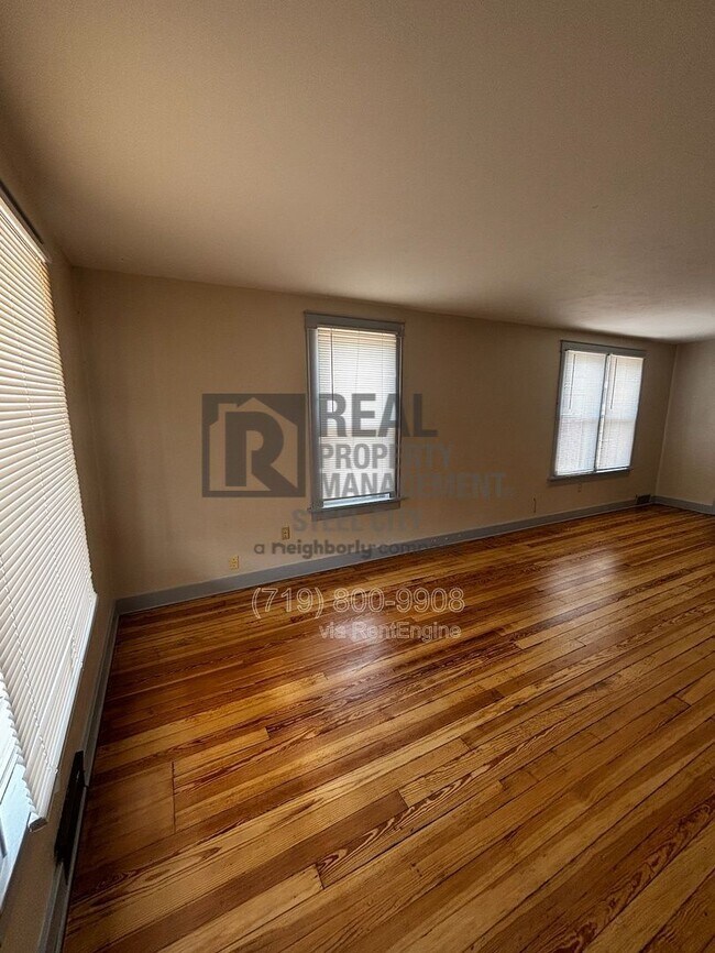 Foto del edificio - 1811 E Evans Ave