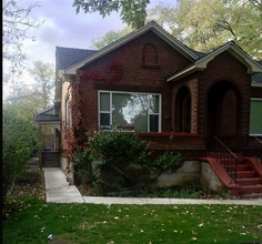 Building Photo - 1053.5 Ralston St