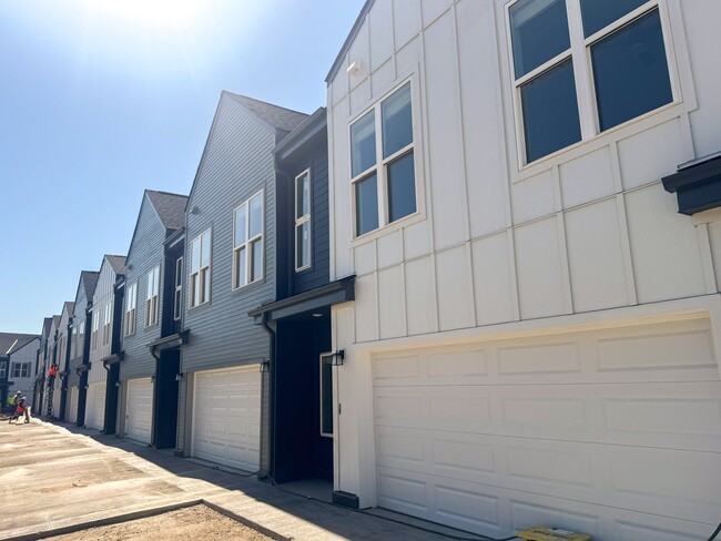 Building Photo - The Preserve Apartments & Townhomes