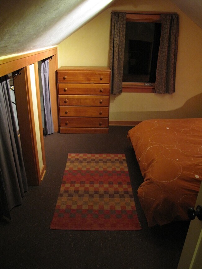 Building Photo - 2534 SE 31st Ave